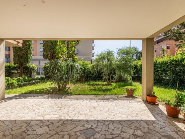 Appartamento in vendita di 111 m² in Via Genova, 1