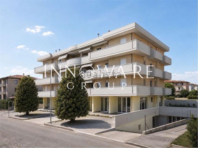 Appartamento in vendita di 111 m² in Via Giacomo Puccini, 91