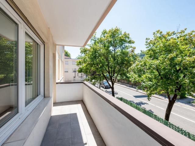 Appartamento in vendita di 111 m² in Via degli Alpini, 11