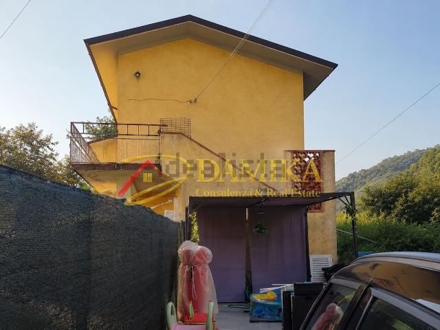 Appartamento in vendita di 111 m² in Via dei Borghi, 274