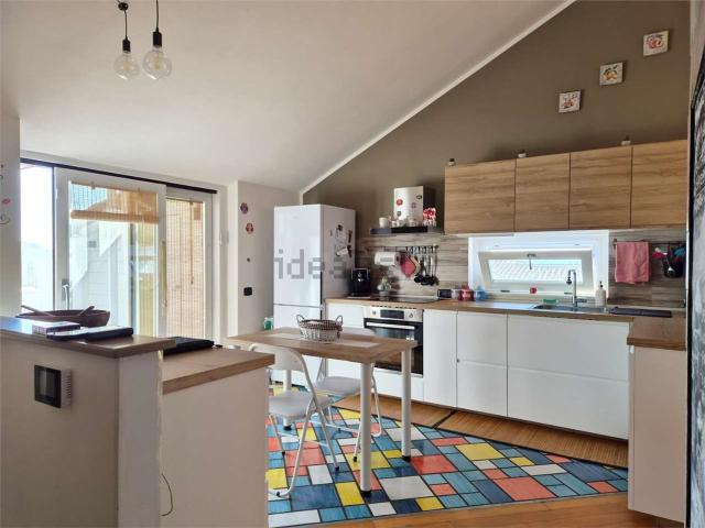Appartamento in vendita di 111 m² in Via dei Gelsomini, 24