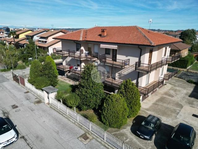 Appartamento in vendita di 111 m² in Via Divisione Cuneense, 2