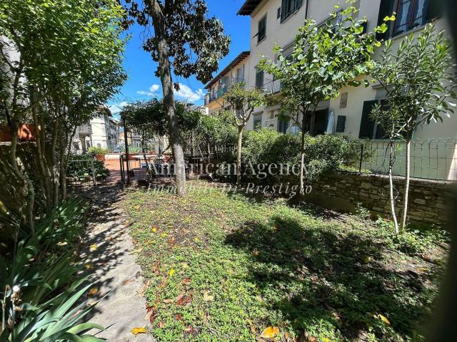 Appartamento in vendita di 111 m² in Via di San Francesco di Paola