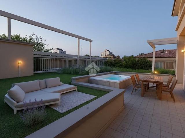 Appartamento in vendita di 111 m² in Via Fratelli Cervi