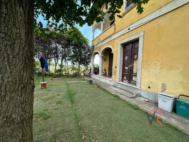 Appartamento in vendita di 111 m² in Via IV Novembre