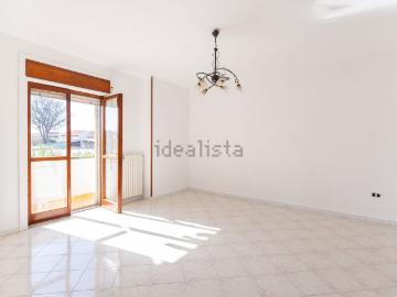 Appartamento in vendita di 111 m² in Via Licinella