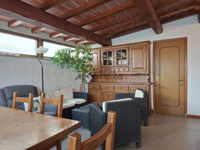 Appartamento in vendita di 111 m² in Via Monte Forato, 55