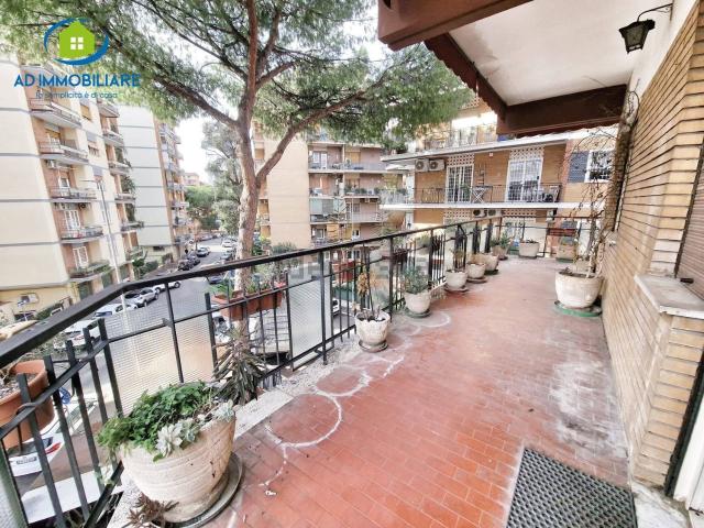 Appartamento in vendita di 111 m² in Via Mario Chiri, 49