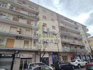 Appartamento in vendita di 111 m² in Via Napoli, 143