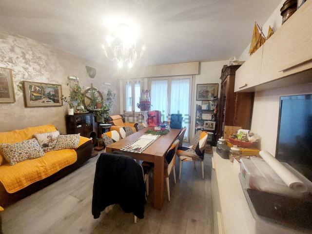 Appartamento in vendita di 111 m² in Via Napoli