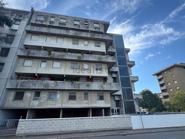 Appartamento in vendita di 111 m² in Via Roberto de Longe, 10