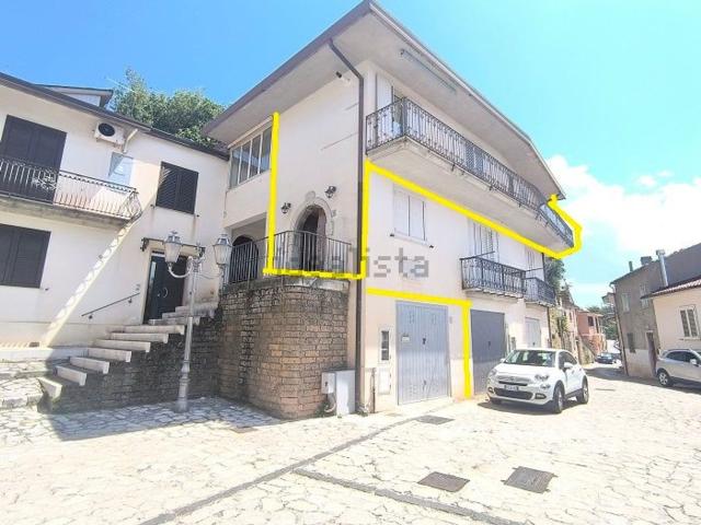 Appartamento in vendita di 111 m² in Via Roma