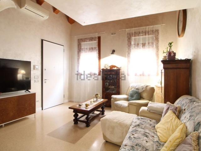 Appartamento in vendita di 111 m² in Via Roma, 73