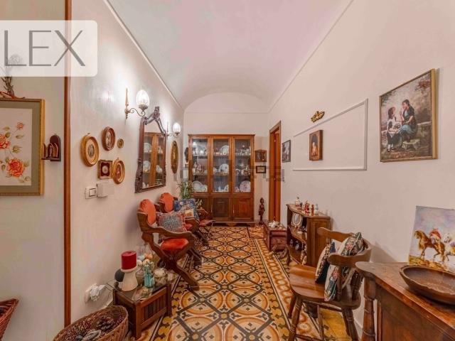Appartamento in vendita di 111 m² in Via Raffaele Cadorna