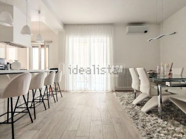Appartamento in vendita di 111 m² in Via Trattati di Roma