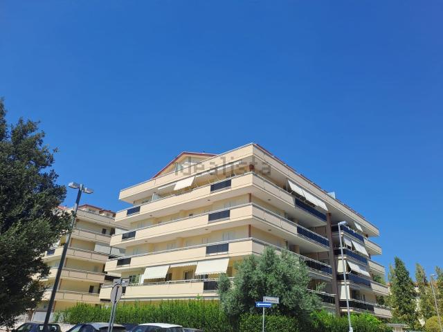 Appartamento in vendita di 111 m² in Via Trieste, 40
