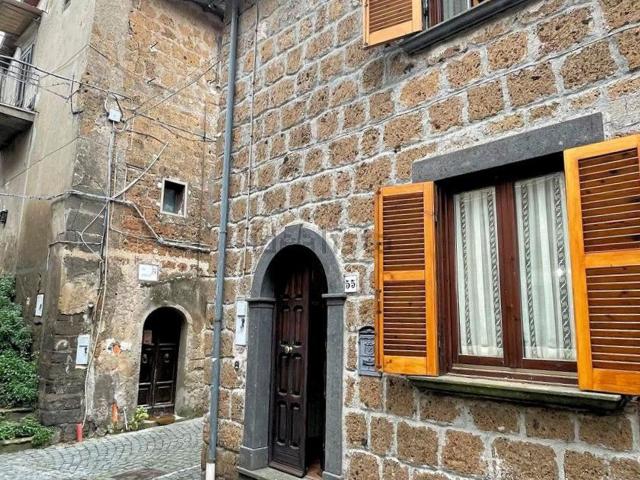 Appartamento in vendita di 111 m² in Via Umberto I