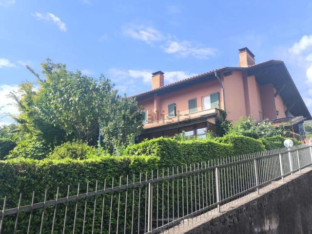 Appartamento in vendita di 111 m² in Via Viconago, 48