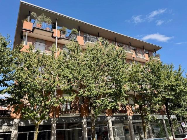 Appartamento in vendita di 111 m² in Viale Cesare Battisti, 10