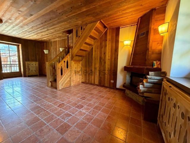 Appartamento in vendita di 111 m² in Frazione Chez Borgne, 62