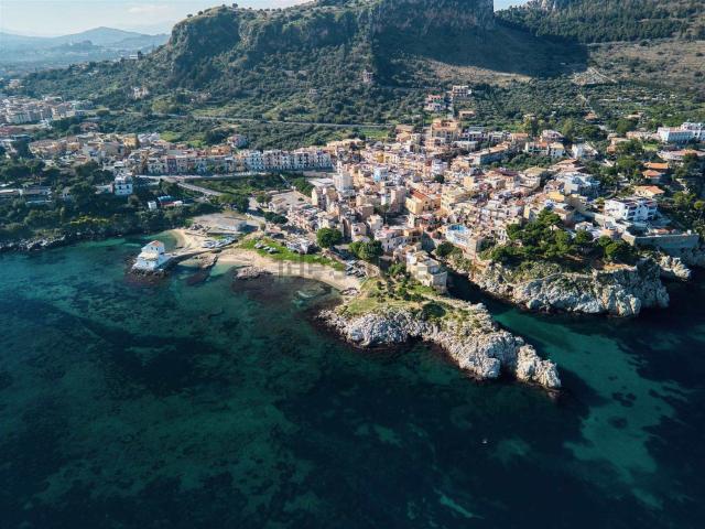 Appartamento in vendita di 111 m² in Largo Alioto, 9