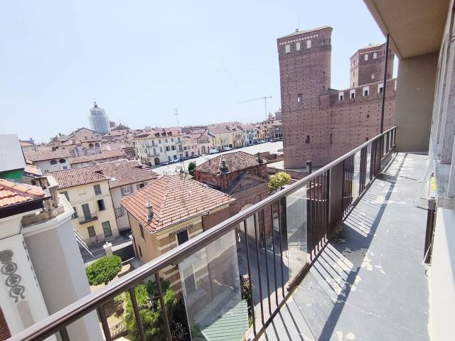 Appartamento in vendita di 111 m² in Salita al Castello, 2