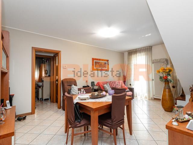 Appartamento in vendita di 112 m² in Via Giacomo Leopardi
