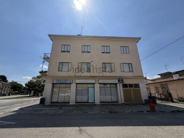 Appartamento in vendita di 112 m² in Via Giacomo Matteotti
