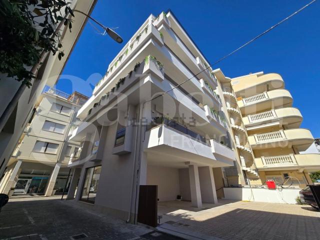 Appartamento in vendita di 112 m² in Via Giosuè Carducci