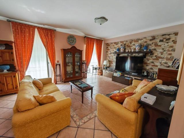 Appartamento in vendita di 112 m² in Via Grotta Santa, 239