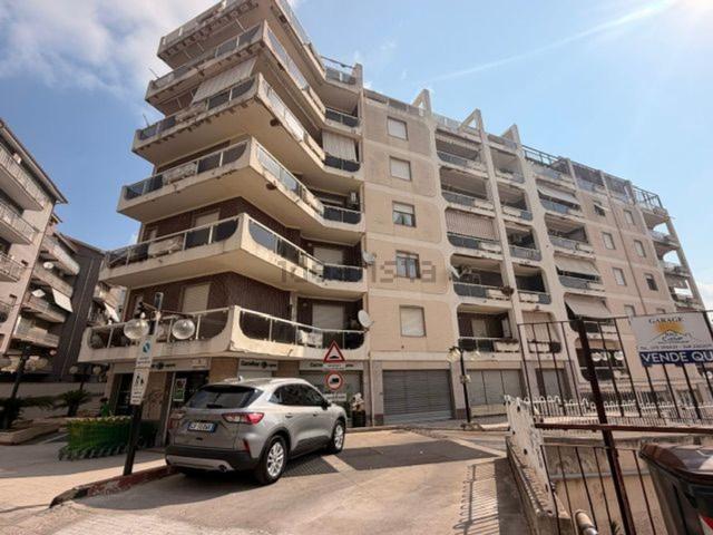 Appartamento in vendita di 112 m² in Via degli Astronauti, 3