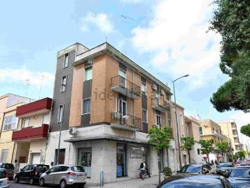 Appartamento in vendita di 112 m² in Via Emilia, 4