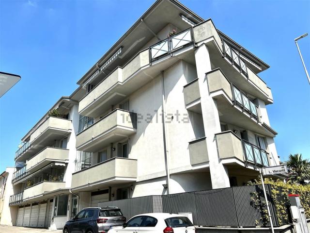 Appartamento in vendita di 112 m² in Via L. Visconti, 3