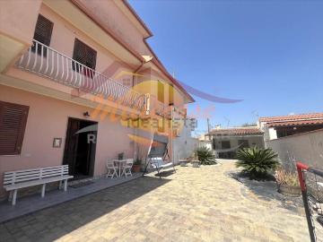 Appartamento in vendita di 112 m² in Via Moncenisio