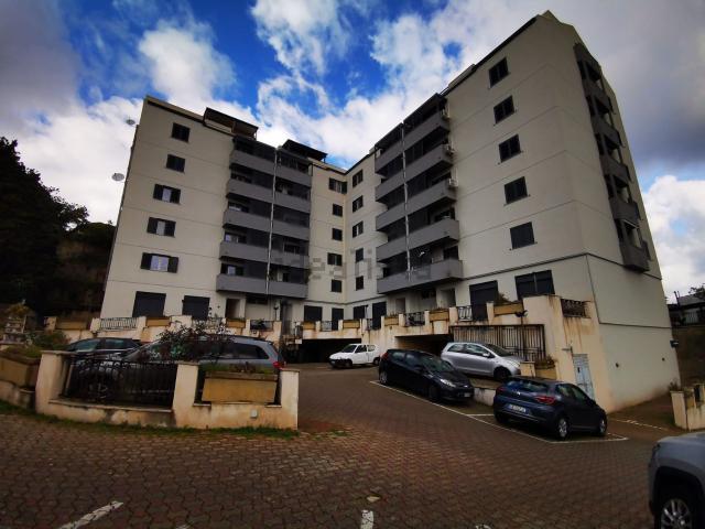 Appartamento in vendita di 112 m² in Via Sandro Pertini, 22