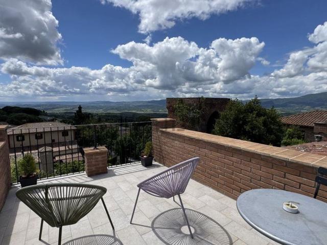 Appartamento in vendita di 112 m² in Via Pietro Vannucci, 103