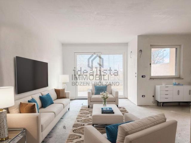 Appartamento in vendita di 112 m² in Via Resia, 9