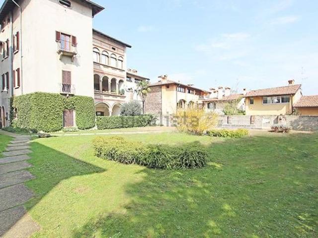Appartamento in vendita di 112 m² in Via Tassis