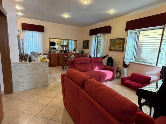 Appartamento in vendita di 112 m² in Via Trento