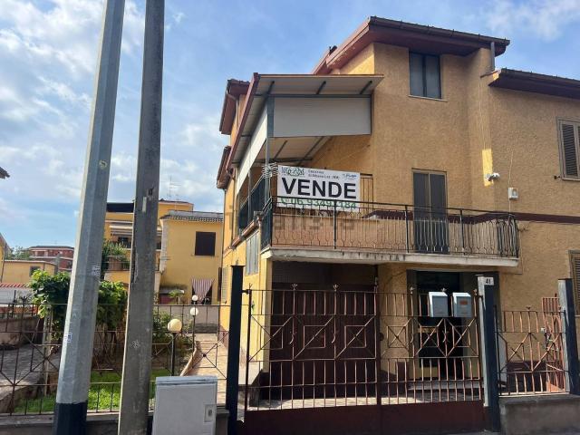 Appartamento in vendita di 112 m² in Via Trento