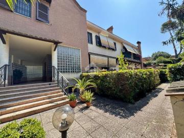 Appartamento in vendita di 112 m² in Via Vittorio Alpe, 42