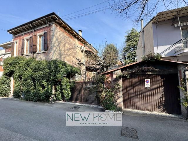Appartamento in vendita di 112 m² in Via Zatteri, 24