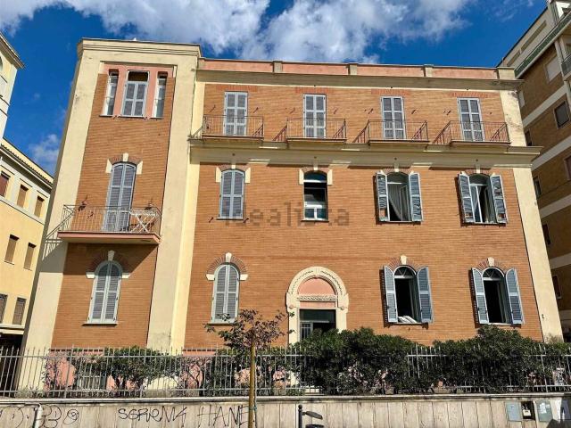 Appartamento in vendita di 112 m² in Viale Giacomo Matteotti, 93