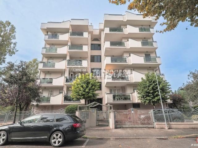Appartamento in vendita di 112 m² in Viale Gozzano