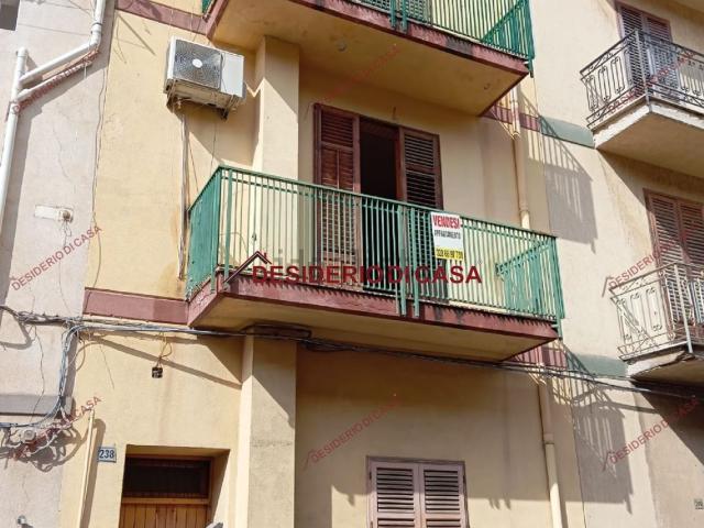 Appartamento in vendita di 112 m² in Corso Giuseppe la Masa, 76