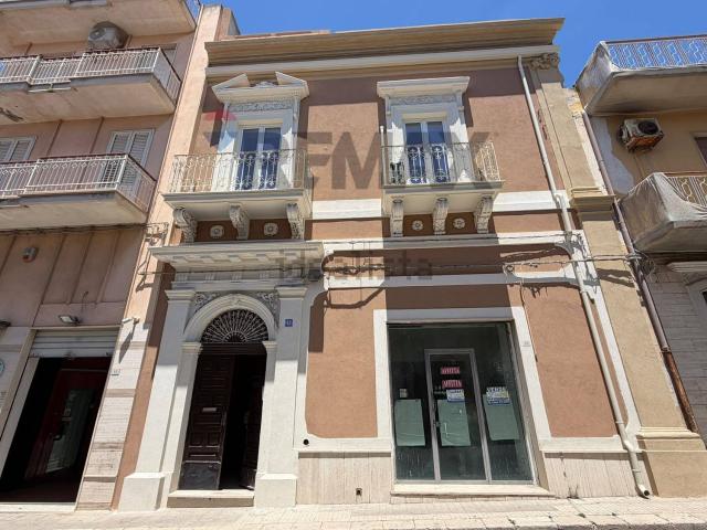 Appartamento in vendita di 112 m² in Corso Nunzio Costa, 83