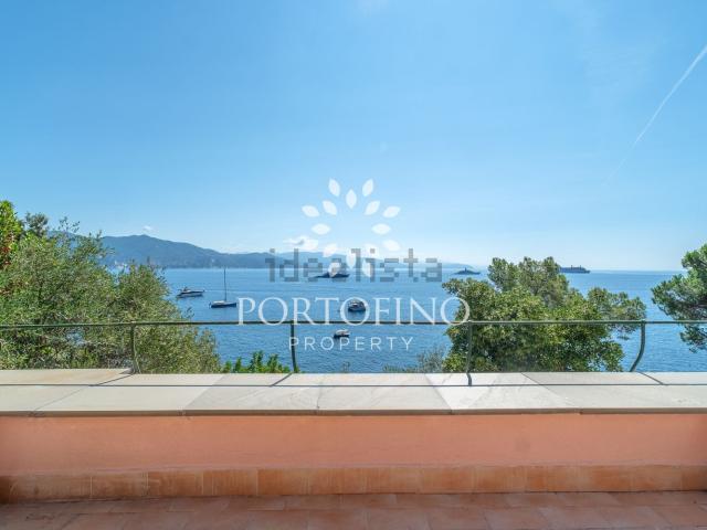 Appartamento in vendita di 112 m² in Lungomare Raffaele Rossetti