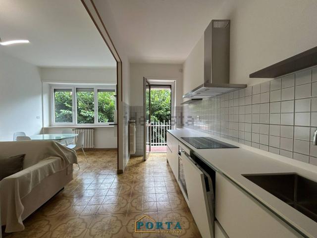 Appartamento in vendita di 112 m² in Piazza Generale Giuseppe Perotti, 50