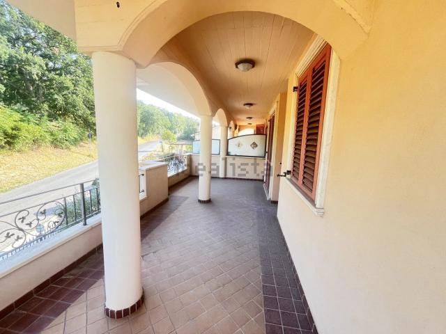 Appartamento in vendita di 121 m² in Strada Cascinare, 4403