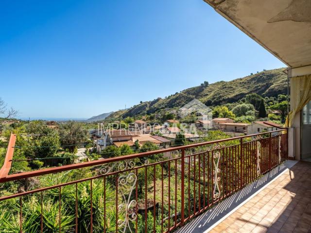 Appartamento in vendita di 112 m² in Strada Provinciale di Pezzingoli, 137